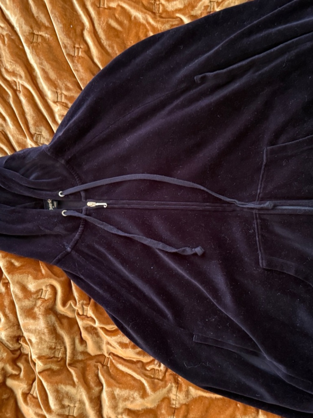 RARE Juicy Couture Velour CAPE with Gold Foil Branding - Picture 9 of 10